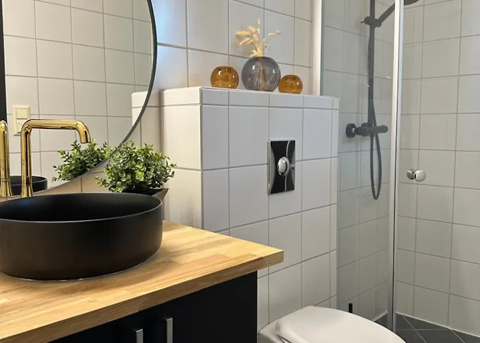 A Place To Stavanger, 4